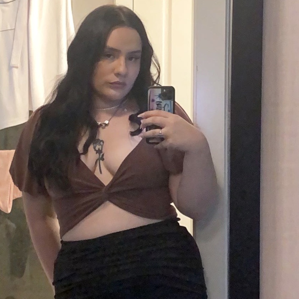 Meet your Posher, Raquel